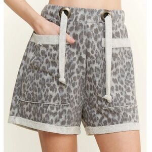Mineral washed animal Print Women's Shorts